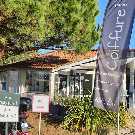 Mobilhome 2ch Recent Et Climatise-terrasse Fermee-jardin Sans Vis A Vis-camping 4 Etoiles Les Charmettes Les Mathes