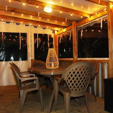 Ferienhaus Mobilhome 2ch Recent Et Climatise-terrasse Fermee-jardin Sans Vis A Vis-camping 4 Etoiles Les Charmettes *