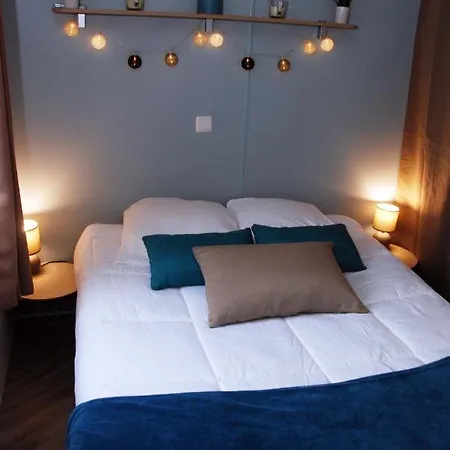 Mobilhome 2ch Climatise-terrasse Fermee-4 Velos-camping 4 Etoiles Les Charmettes Holiday home *