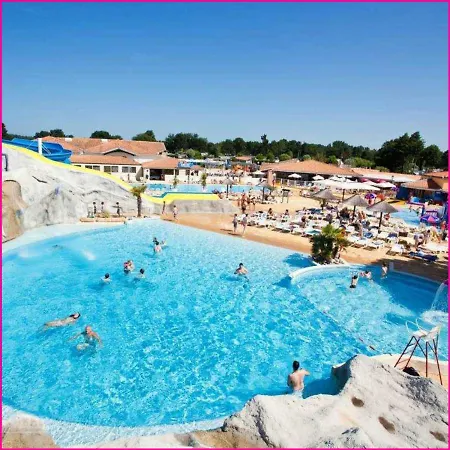 Mobilhome 2ch Recent Et Climatise-terrasse Fermee-jardin Sans Vis A Vis-camping 4 Etoiles Les Charmettes Les Mathes