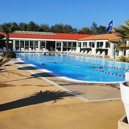 Mobilhome 2ch Climatisé-terrasse Fermée-4 Vélos-camping 4 étoiles Les Charmettes