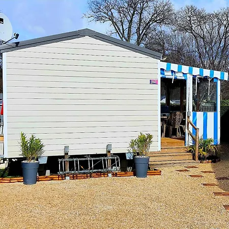 Mobilhome 2ch Climatisé-terrasse Fermée-4 Vélos-camping 4 étoiles Les Charmettes Hébergement de vacances