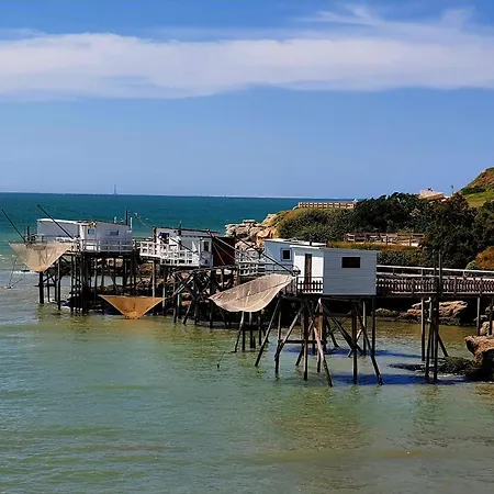Mobilhome 2ch Climatisé-terrasse Fermée-4 Vélos-camping 4 étoiles Les Charmettes *