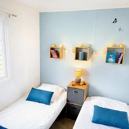 Mobilhome 2ch Recent Et Climatise-terrasse Fermee-jardin Sans Vis A Vis-camping 4 Etoiles Les Charmettes *