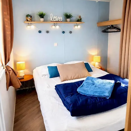 Mobilhome 2ch Recent Et Climatise-terrasse Fermee-jardin Sans Vis A Vis-camping 4 Etoiles Les Charmettes
